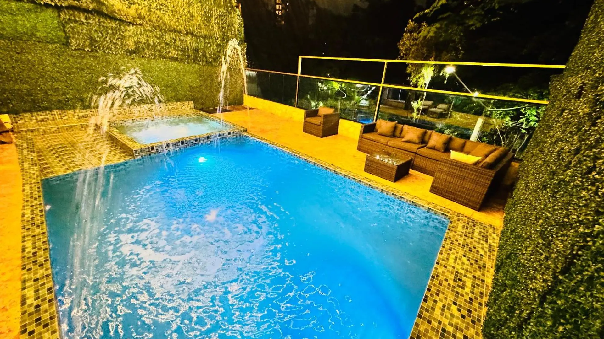 Mansion Parque Lleras Poblado Medellin Villa Colombia
