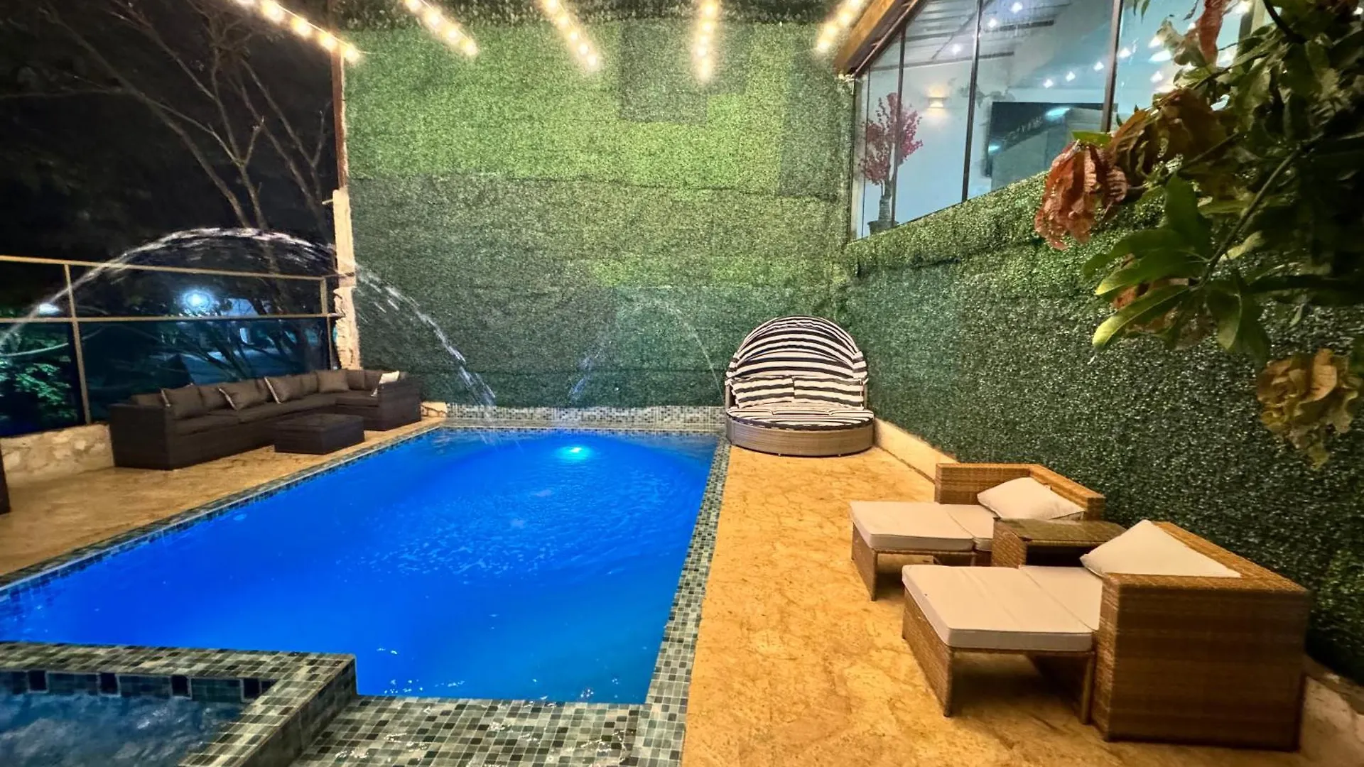 Mansion Parque Lleras Poblado Medellin Villa Colombia