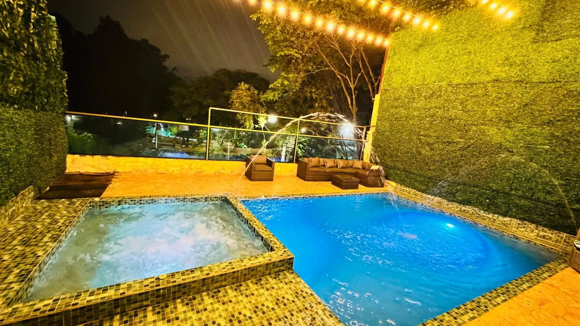 Mansion Parque Lleras Poblado Medellin Villa Colombia